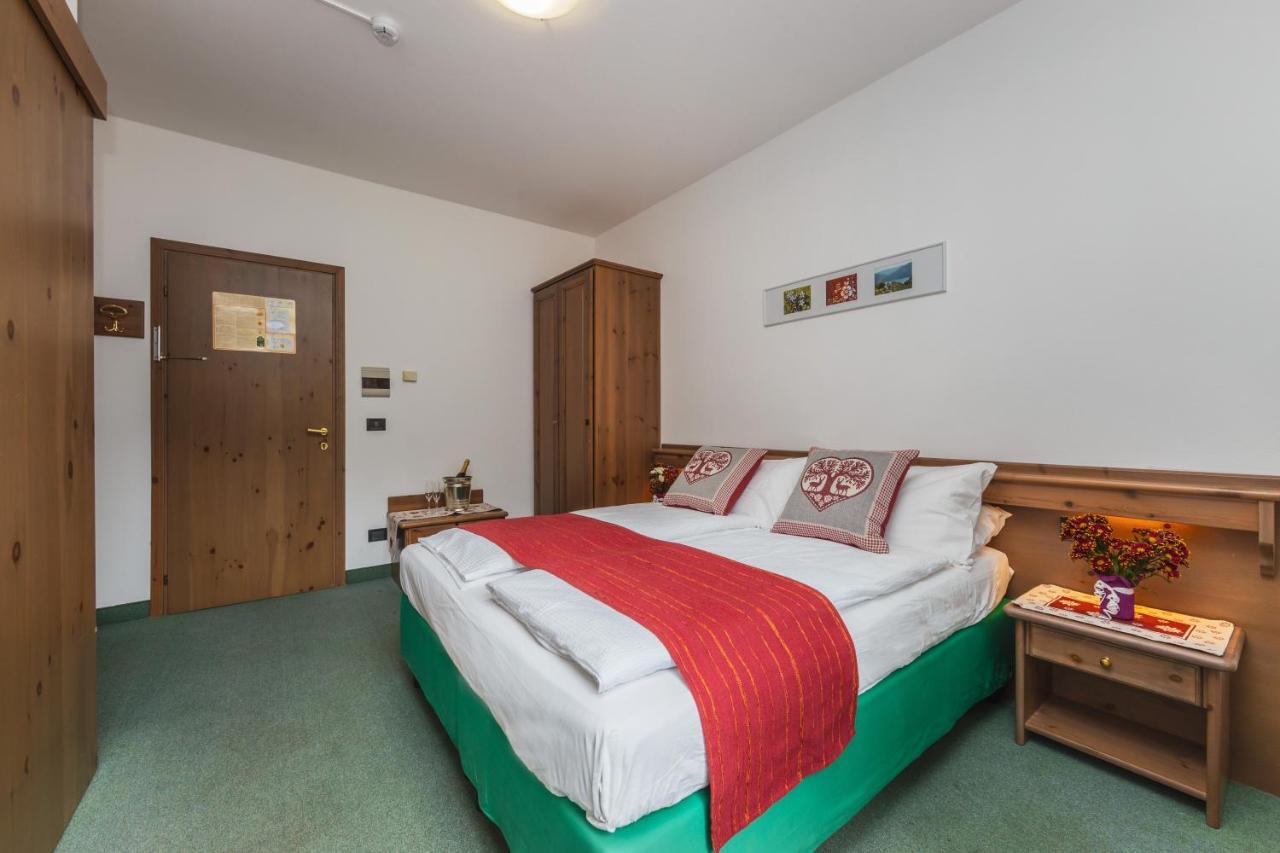 Cadria Nature & Bike Hotel Lenzumo di Concei エクステリア 写真