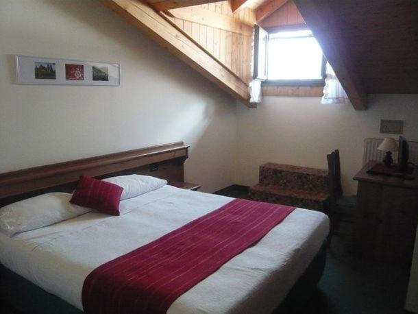 Cadria Nature & Bike Hotel Lenzumo di Concei 部屋 写真