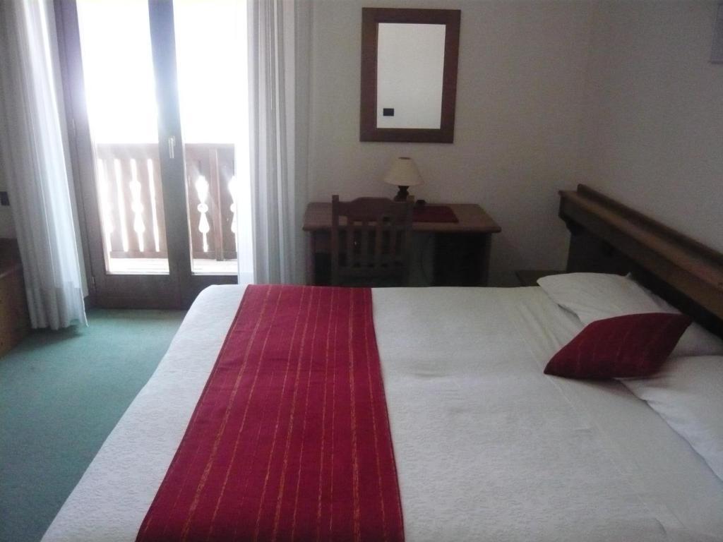 Cadria Nature & Bike Hotel Lenzumo di Concei 部屋 写真
