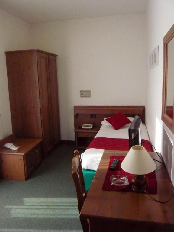 Cadria Nature & Bike Hotel Lenzumo di Concei 部屋 写真