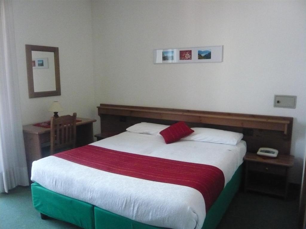 Cadria Nature & Bike Hotel Lenzumo di Concei 部屋 写真